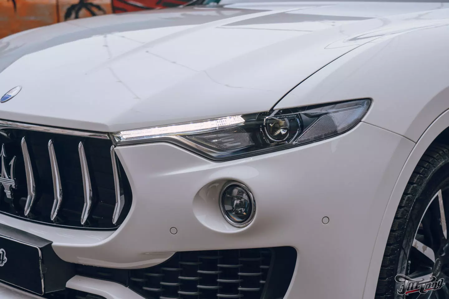 Кузовной ремонт Maserati Levante и установка bi-led модулей